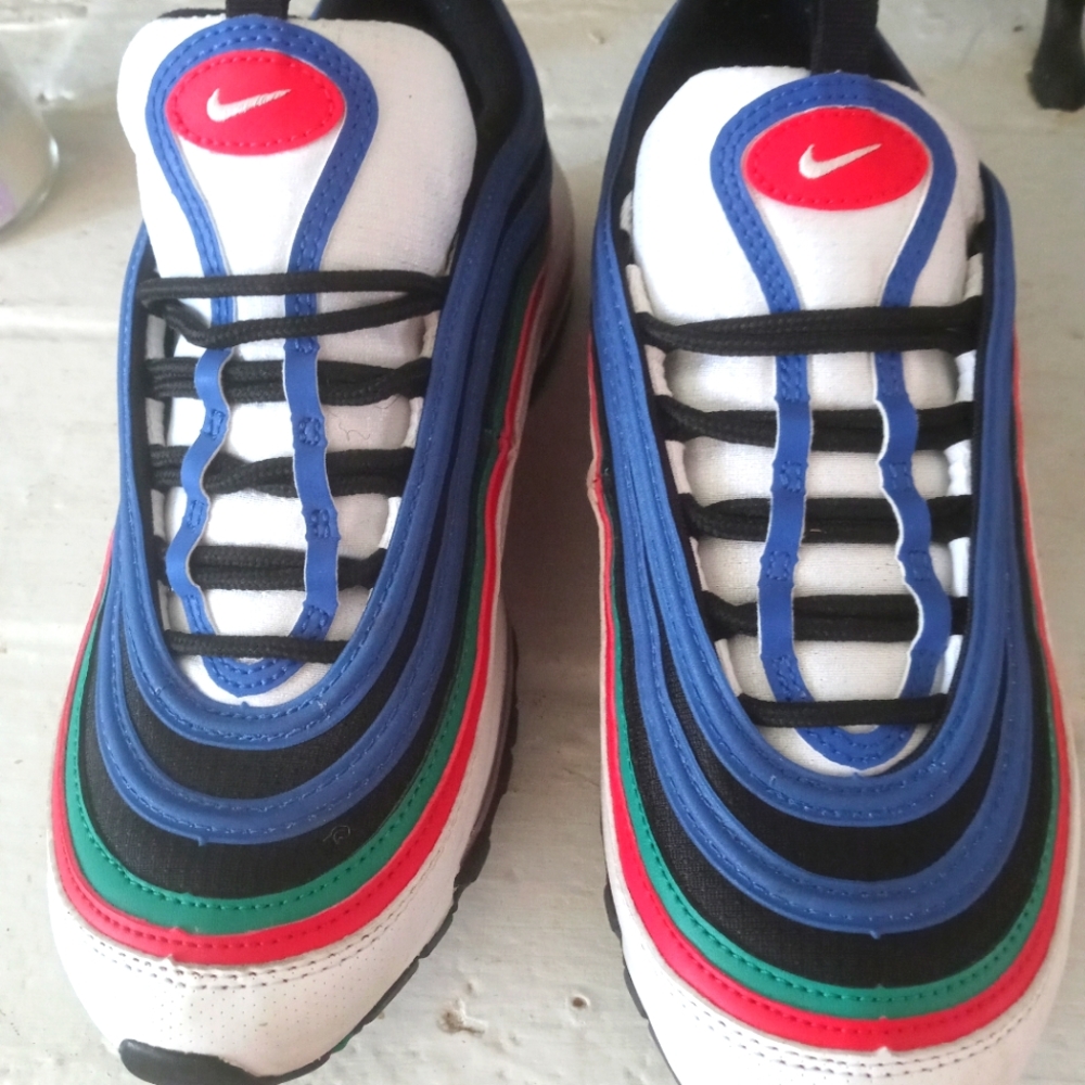 Womens 7.5 or 6youth Nike Airmax